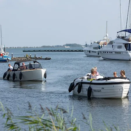 Luxury With 2 Bathrooms, Near Markermeer Holiday home Wijdenes